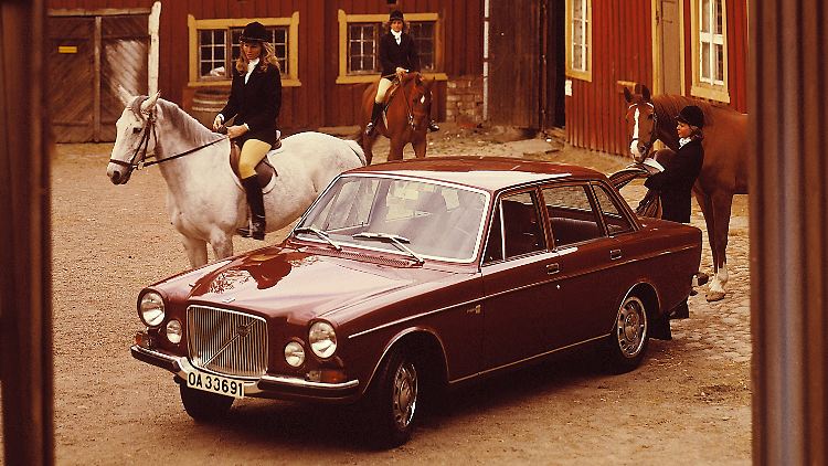 Mit einem 3,0-Liter-Sechszylinder attackierte der Volvo 164 die deutschen Premium-Platzhirsche von Mercedes (280 SE) und BMW (2800), aber auch den Jaguar XJ6.