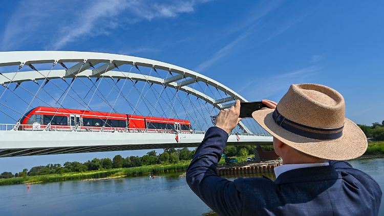 Kritische Infrastruktur? Dann dürfte diese Brücke über die Oder jetzt nicht mehr fotografiert werden.