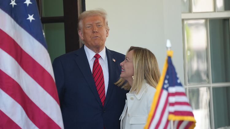 Italiens Ministerpräsidentin Meloni bei ihrem Treffen mit Trump in Washington. 
