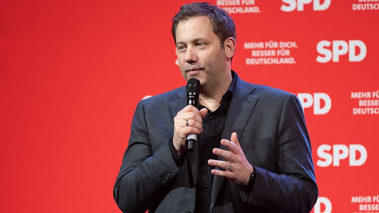 Klingbeil stört nicht nur, was Spahn fordert, sondern vor allem, dass er es direkt nach Abschluss des Koalitionsvertrags zwischen Union und SPD tut. 