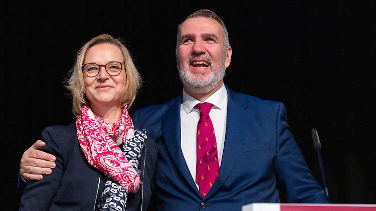 Wolf (li. ) und Schütz wollen trotz ihrer Ministerposten den BSW-Landesverband weiter führen. 
