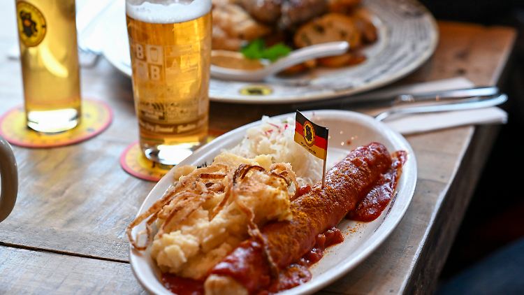 Ab 2026 soll die Umsatzsteuer in der Gastronomie dauerhaft von 19 auf 7 Prozent sinken. 