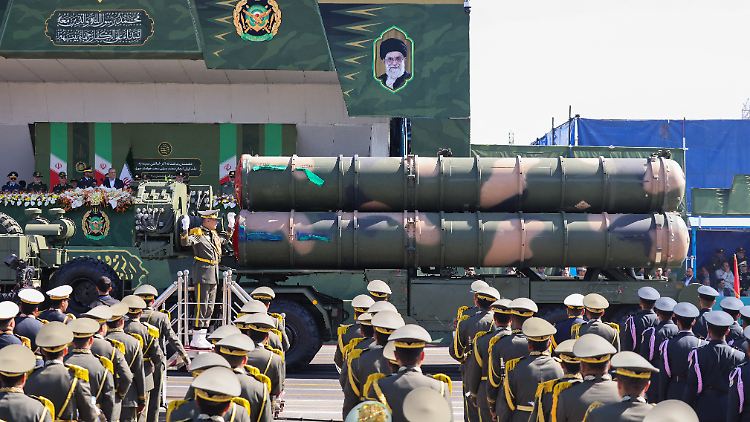 Der Iran feierte am Vortag den Tag der Armee. Die USA wollen verhindern, dass das Land über Atomwaffen verfügt.