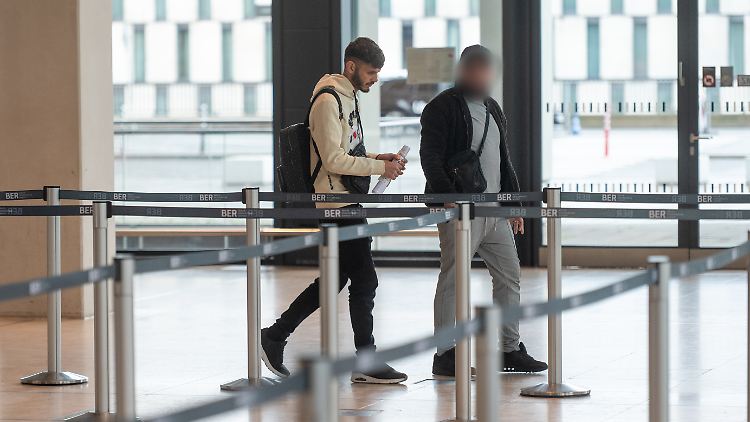 Der 23-Jährige kommt aus dem Westjordanland. Kann er sich vorstellen, nach Deutschland zurückzukommen? "Warum nicht?", sagte der Influencer. 