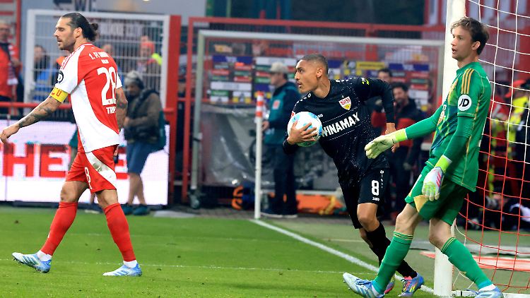 Achtmal landete der Ball in den ersten 45 Minuten im Tor.