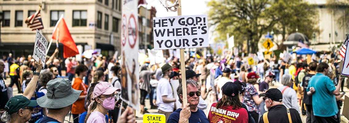 Demonstranten vor dem State Capitol in Harrisburg.