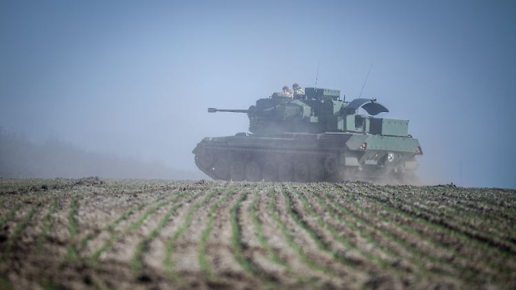 Der bei der Bundeswehr bereits ausgemusterte Flakpanzer Gepard sei im Krieg in der Ukraine "bemerkenswert effektiv" gewesen, sagt Arnold.