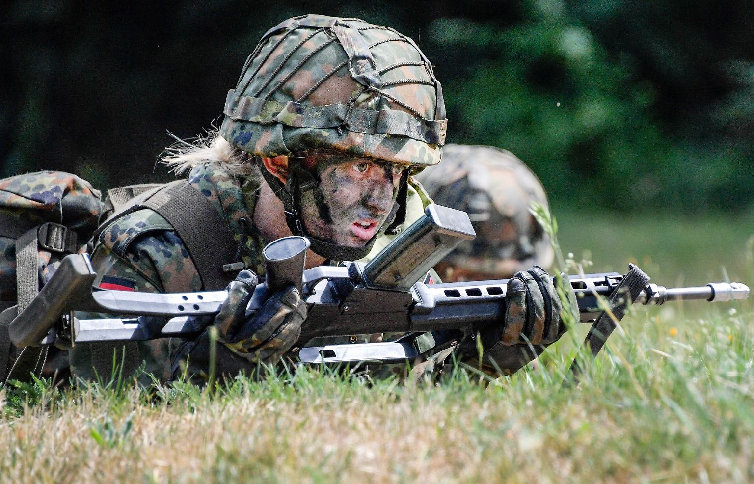 Frauen In Der Bundeswehr Pro Und Contra Von der Sekretärin zum General: Wie Frauen in der Bundeswehr an die