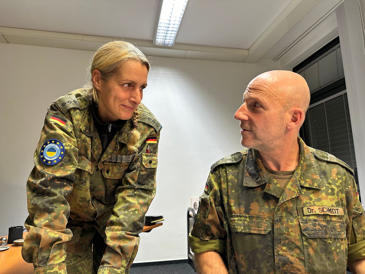 Frauen In Der Bundeswehr Pro Und Contra Von der Sekretärin zum General: Wie Frauen in der Bundeswehr an die