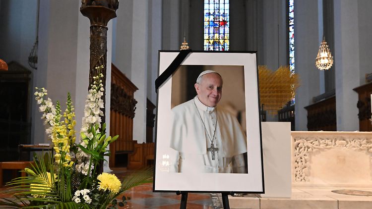 Franziskus starb am Ostermontag in seiner vatikanischen Residenz.