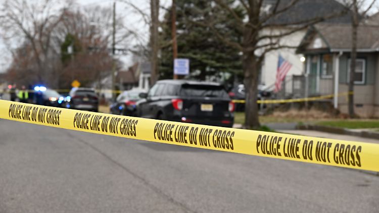 Trotz Reformen und Maßnahmen wie Bodycams bleibt die Zahl der Opfer durch Polizeischüsse in den USA konstant hoch.