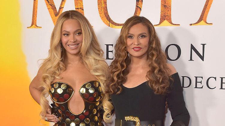Tochter Beyoncé und Mutter Tina Knowles im Dezember in Los Angeles.