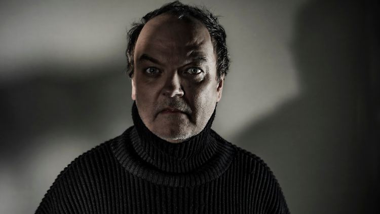 Jens Wawrczeck ist Hitchcock-Fan. Mit seinem aktuellen Hörbuch "Psycho" geht er ab Herbst auf große Lesetour.