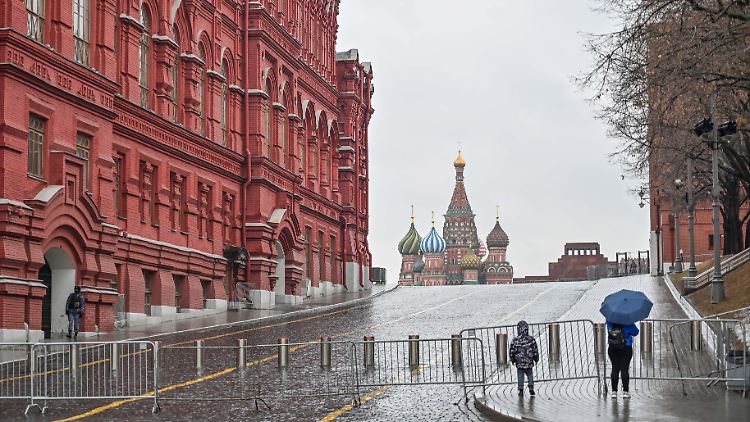 Wer für Meduza in Russland arbeitet, "muss viele Vorsichtsmaßnahmen einhalten", sagt Chefredakteur Ivan Kolpakov im Interview. 