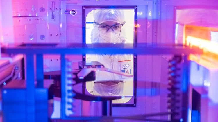 Erst im vergangenen Jahr hatte Intel 15.000 Stellen gestrichen.