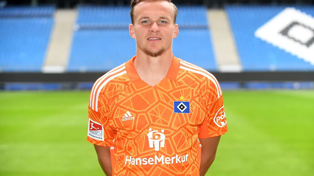 Ersatztorwart-Tom-Mickel-hat-seinen-Vertrag-beim-Hamburger-SV-bis-zum-30-Juni-2024-verlaengert