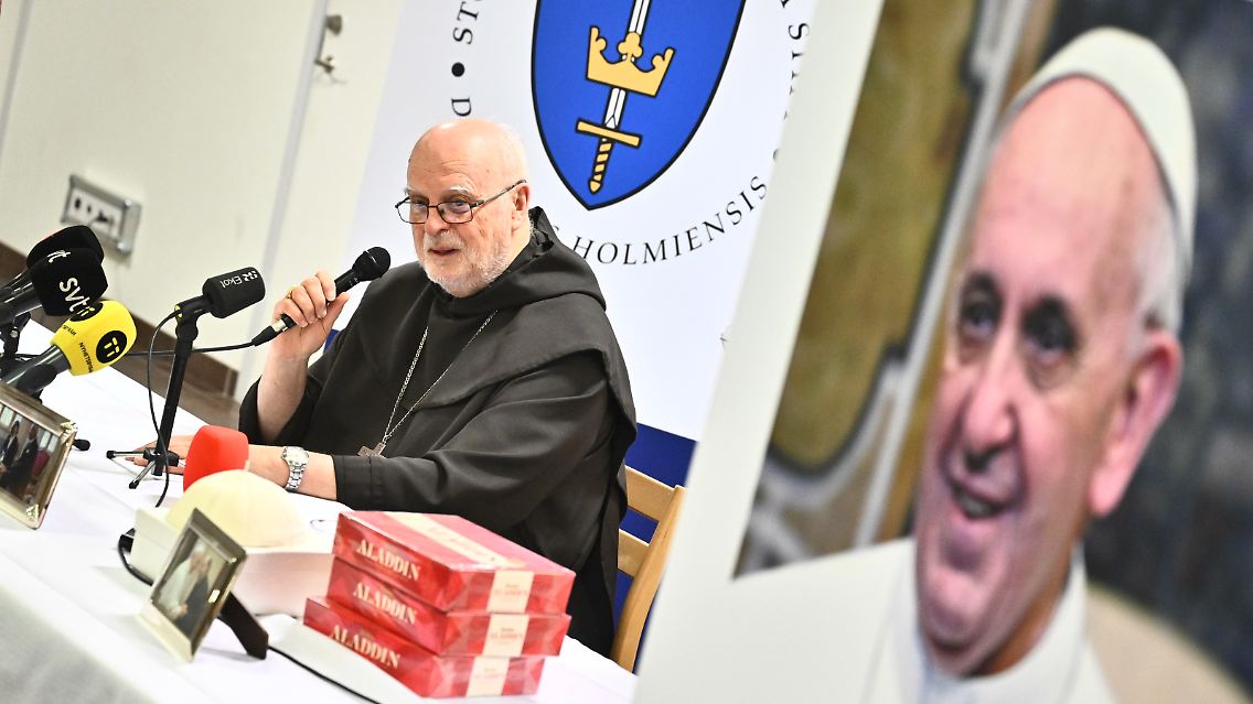 ... in sozialen Themen wie Migration und Ökologie bleibt er in kirchlichen Lehren wie dem Zölibat und der Frauenordination orthodox.