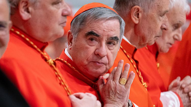 "Die Liste hat keinen rechtlichen Wert", sagte Kardinal Becciu in einem Zeitungsinterview.