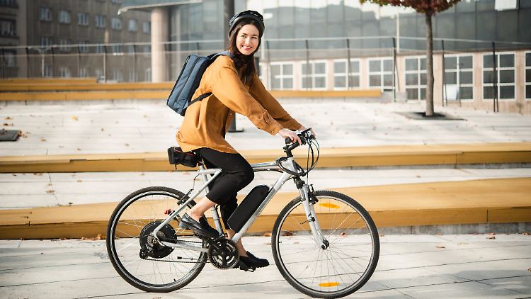 E-Bikes unter 20 Kilogramm bieten ein gutes Gleichgewicht zwischen Komfort und einfacher Handhabung.