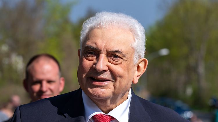 Eigentlich will Sergej Netschajew beim Elbe Day auch eine Rede halten.