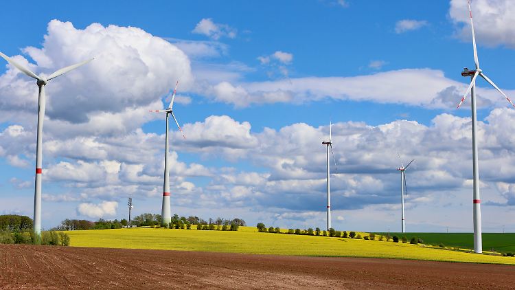 Im Februar und März standen Windräder in Deutschland öfter still.
