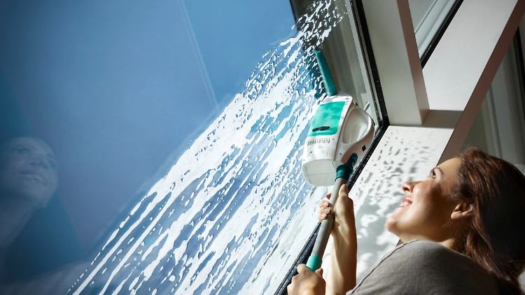 Fenster putzen leicht gemacht: So gelingt es streifenfrei.