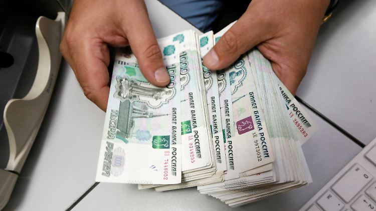 Der Rubel hat zum Dollar deutlich zugelegt.