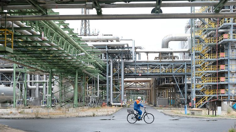 Bei Dow könnten im Osten Deutschlands 500 Stellen wegfallen.