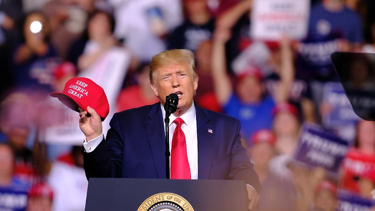 Donald Trump will auch bei der NFL mitreden.