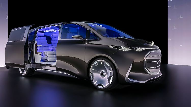 Die Front des Mercedes Vision V mit Stern als Kühlerfigur schafft ein vertrautes Äußeres. Die Kühlerfigur gibt es ja bei der V-Klasse bereits.