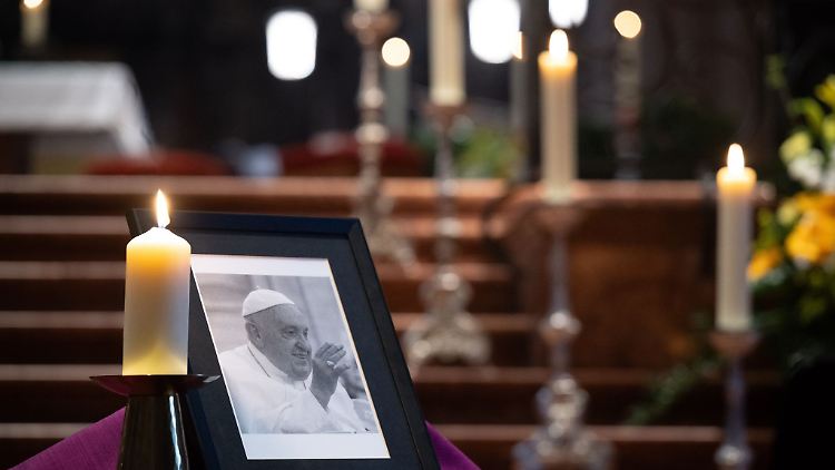 Millionen Menschen trauern um Papst Franziskus. Das wird vor allem in Rom deutlich. 
