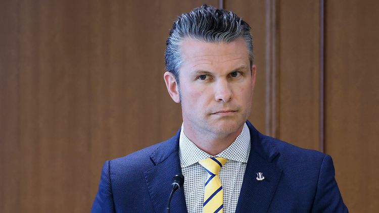 Sein Umgang mit sensiblen Informationen und den eigenen Daten sorgt für Kritik: Pete Hegseth.