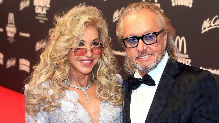 Bleiben weiter Hotelbesitzer: Carmen und Robert Geiss.