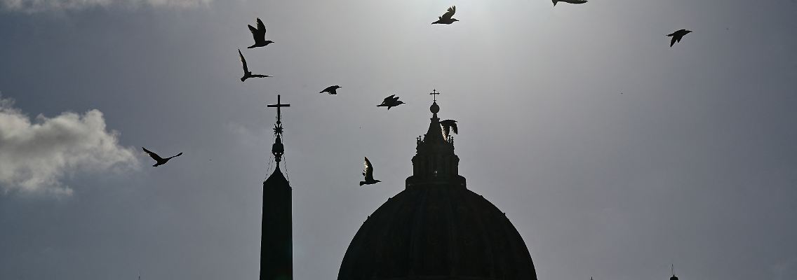 AFP__20250425__43HC9CG__v1__HighRes__ItalyVaticanReligionPope.jpg