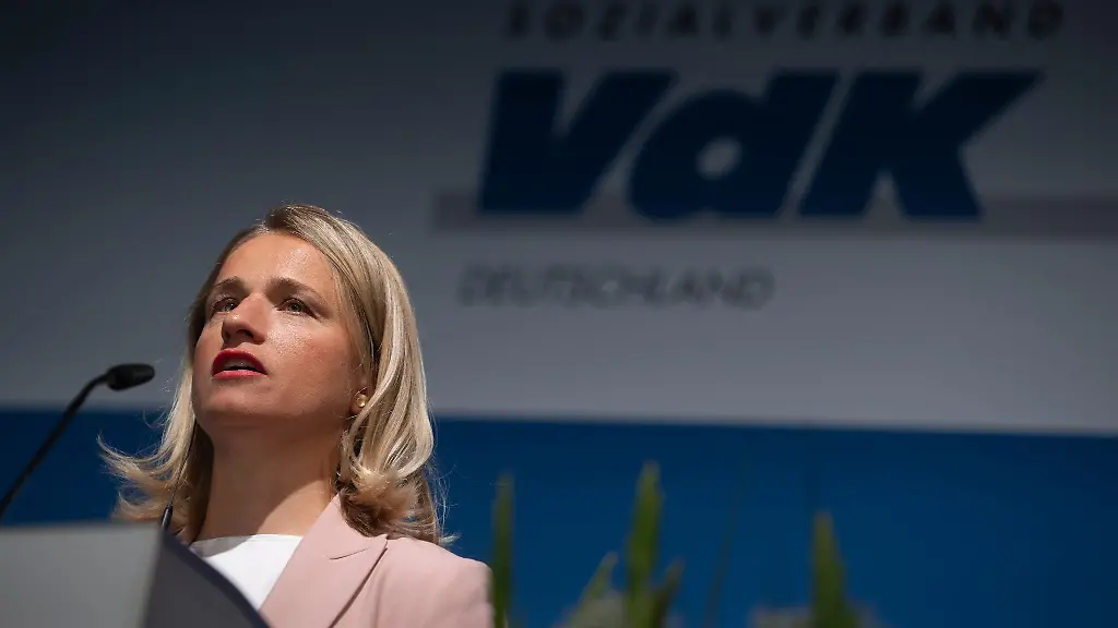 Praesidentin-vom-VdK-Verena-Bentele-spricht-beim-19-Ordentlichen-Bundesverbandstag-des-VdK