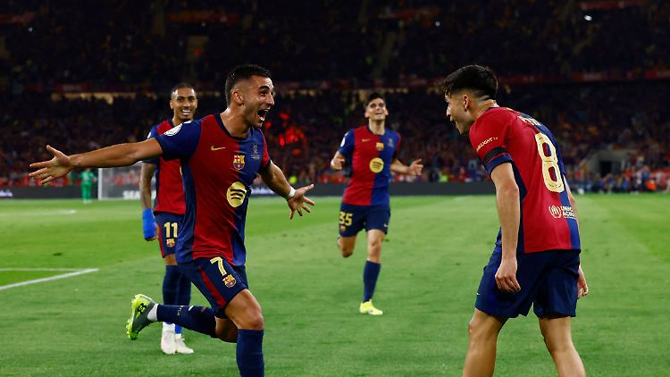 Zwei Torschützen für Barca: Ferran Torres (l.) und Pedri.