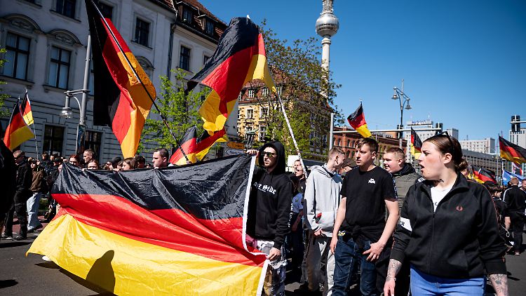 Kundgebung des Bündnisses "Gemeinsam für Deutschland" in Berlin. 