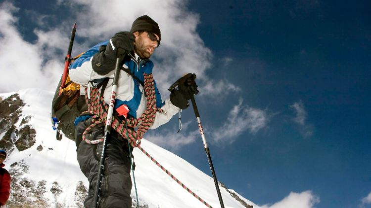 Dass er 2001 als erster blinder Mensch den Mount-Everst-Gipfel erklommen hat, macht Erik Weihenmayer stolz. (Bild von 2006)