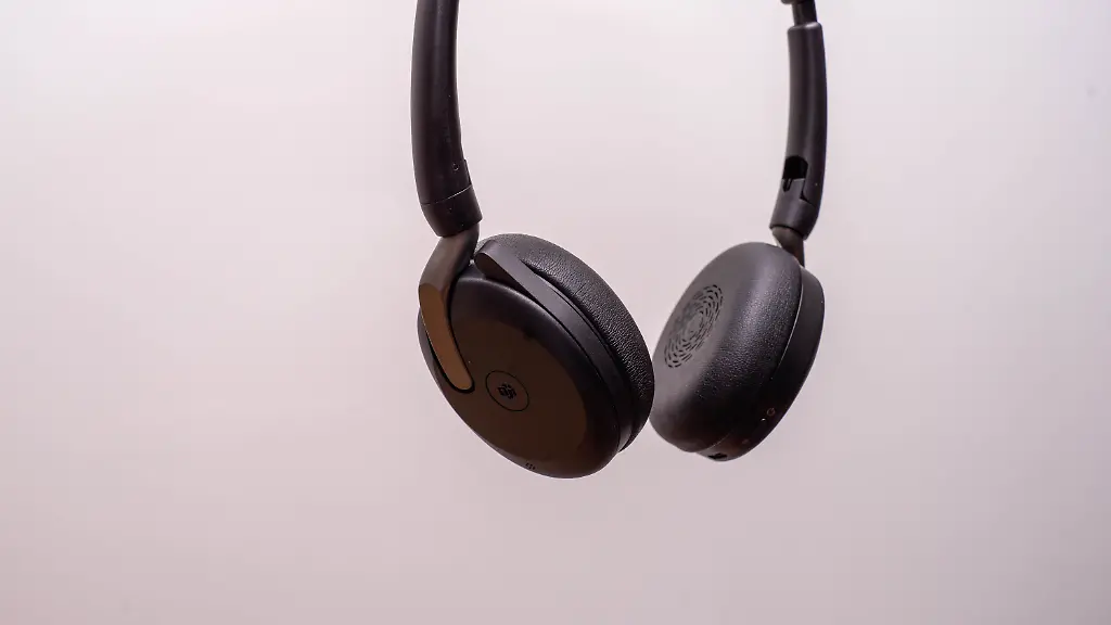 Jabra-Evolve2-65-Flex-Test-1-von-3