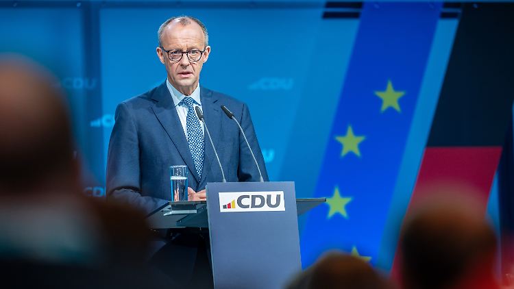 "Wir wissen, dass wir in der Pflicht stehen, Erfolg zu haben", sagt Merz.