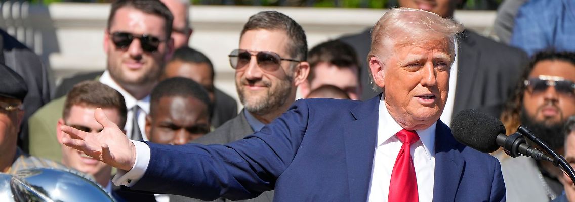 Donald Trump würdigte die Eagles für ihren Sieg im Super Bowl.