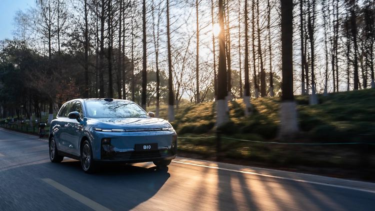 Das Design des B10 orientiert sich am schnörkellosen C10, wirkt ein bisschen sportlicher und moderner, verzichtet aber weitgehend auf Experimente.