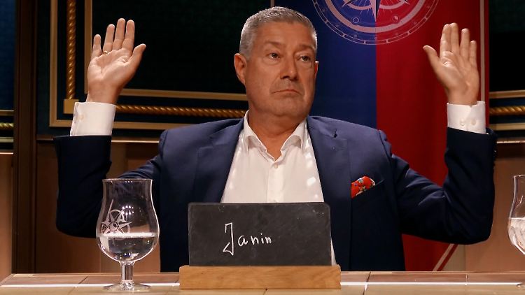 Joachim Llambi entpuppt sich beim Missionsspiel als Einzelkämpfer.