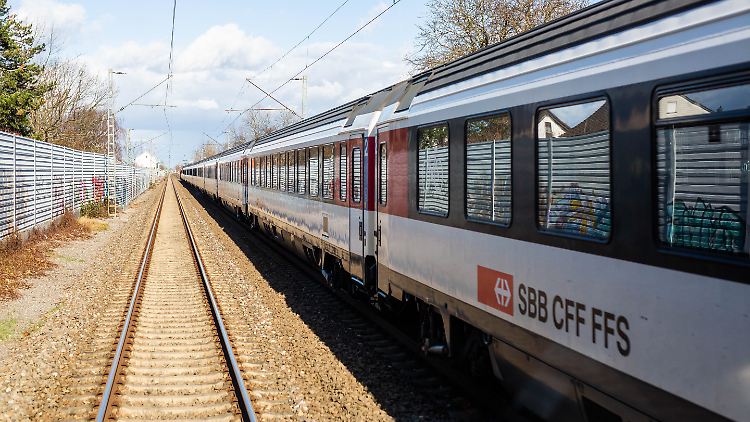Täglich verbinden mehr als 40 Direktzüge Ziele in Deutschland und der Schweiz.