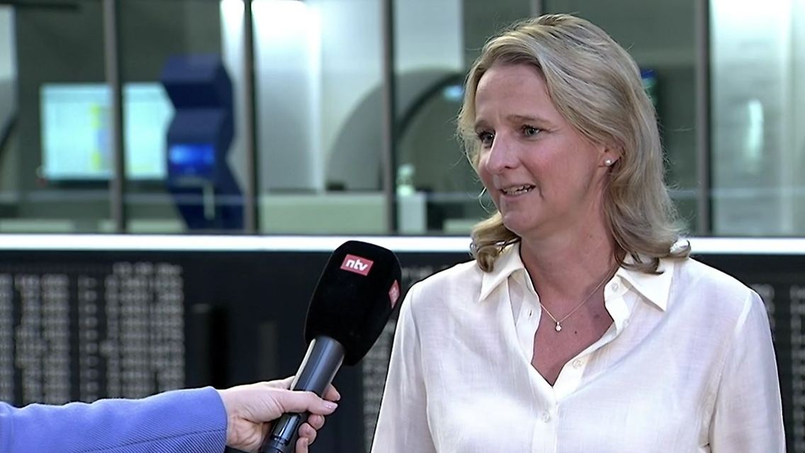 Julie Bossdorf.jpg