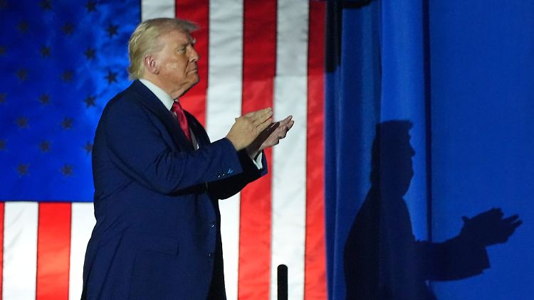 Die oppositionellen Demokraten beschimpfte Trump als "Verrückte" und "Kriminelle".