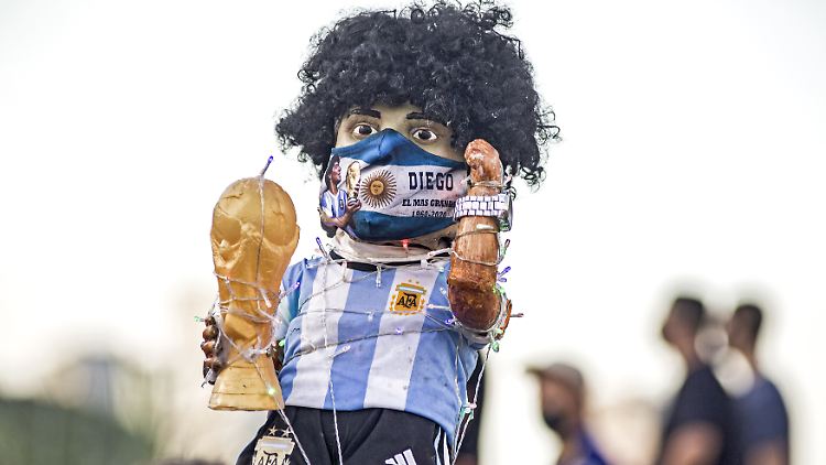 Die Argentinier wollen Gerechtigkeit für ihre verstorbene Fußballikone.