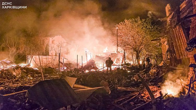Einer von Tausenden russischen Angriffen in den vergangenen Jahren, der das Elend verschlimmert: Fast 13 Millionen Menschen sind in der Ukraine auf Hilfe angewiesen.