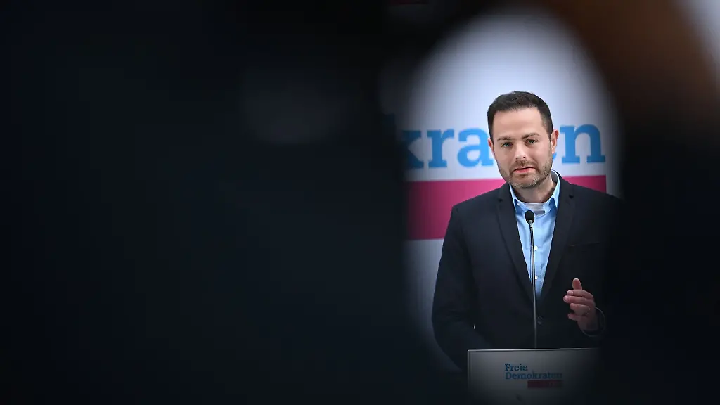 Die-FDP-in-Bremen-hat-Thore-Schaeck-zu-ihrem-Fraktionsvorsitzenden-gewaehlt