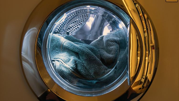 Richtig geschleudert: Die passende Drehzahl verlängert die Lebensdauer von Kleidung.